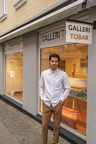 Frederik Tobar Karlsen åbner Galleri Tobar i Sæby